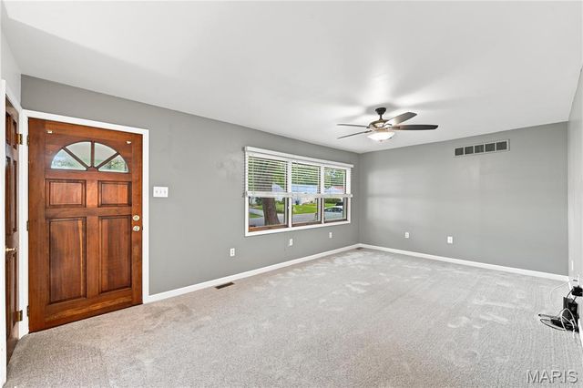 80 La Venta Drive, Florissant, MO 63031