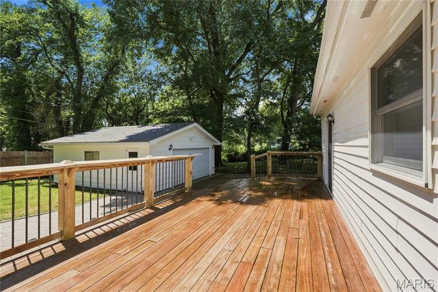 80 La Venta Drive, Florissant, MO 63031