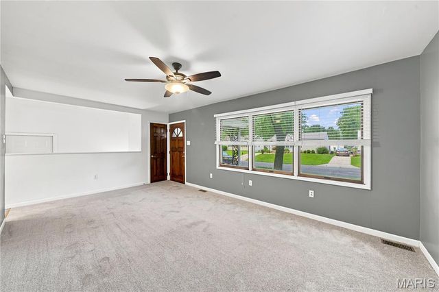 80 La Venta Drive, Florissant, MO 63031