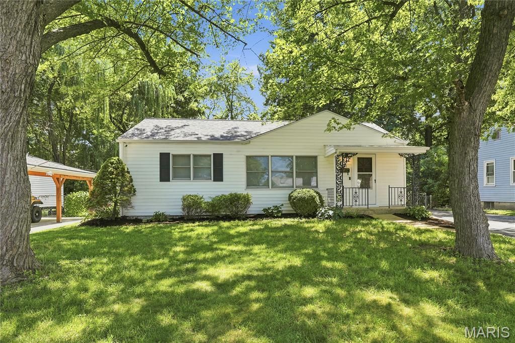 80 La Venta Drive, Florissant, MO 63031