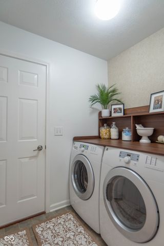 437 Sheets Drive, Carmel, IN 46032