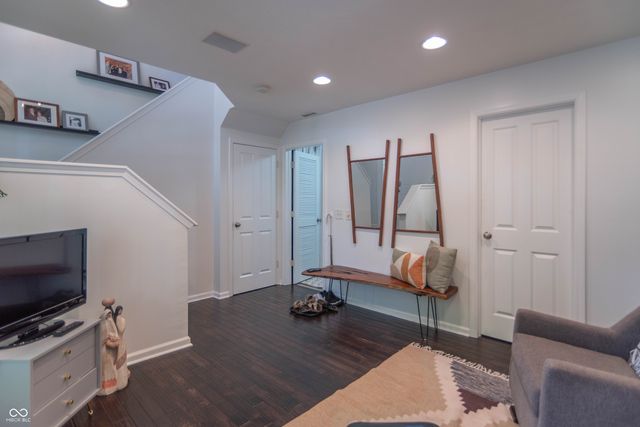 437 Sheets Drive, Carmel, IN 46032