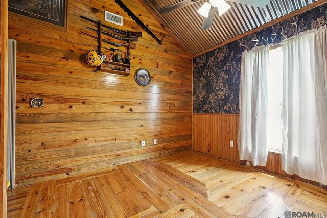 11177 Toria Ln, St Amant, LA 70774