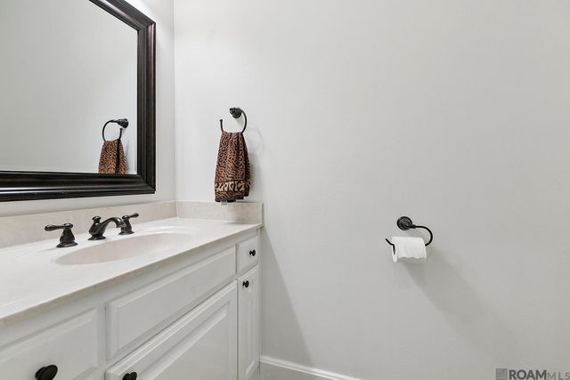 11177 Toria Ln, St Amant, LA 70774