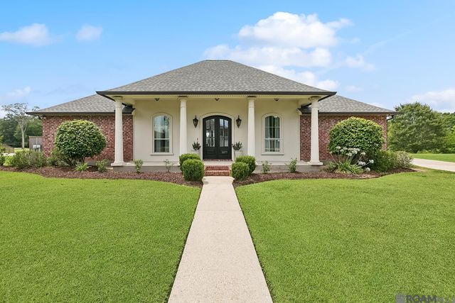 11177 Toria Ln, St Amant, LA 70774