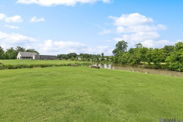 11177 Toria Ln, St Amant, LA 70774