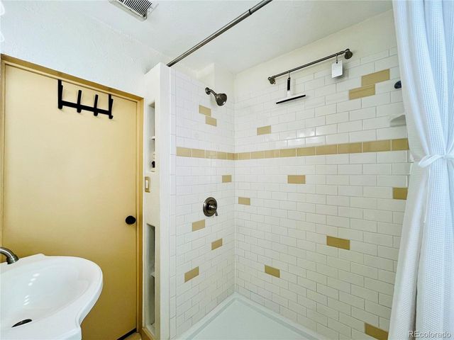 5330 W Shirley Pl, Lakewood, CO 80232