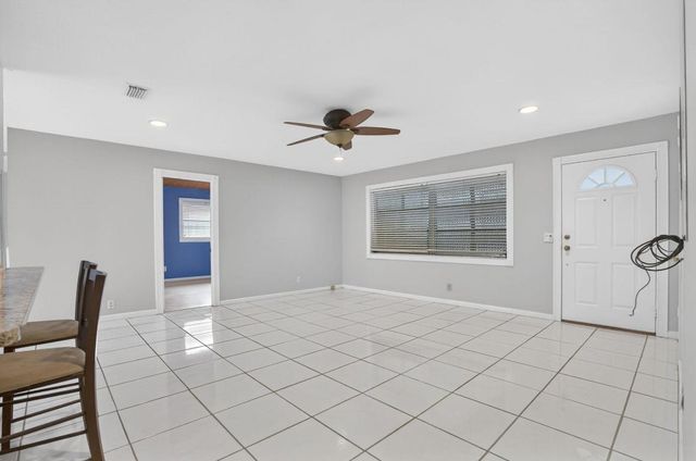 514 Riverside Drive, Palm Beach Gardens, FL 33410