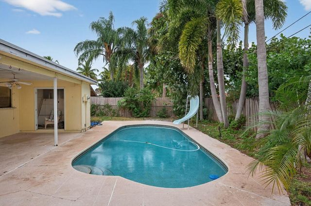 514 Riverside Drive, Palm Beach Gardens, FL 33410