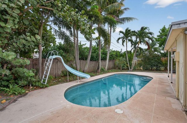 514 Riverside Drive, Palm Beach Gardens, FL 33410