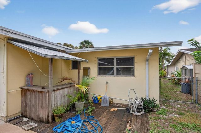 514 Riverside Drive, Palm Beach Gardens, FL 33410