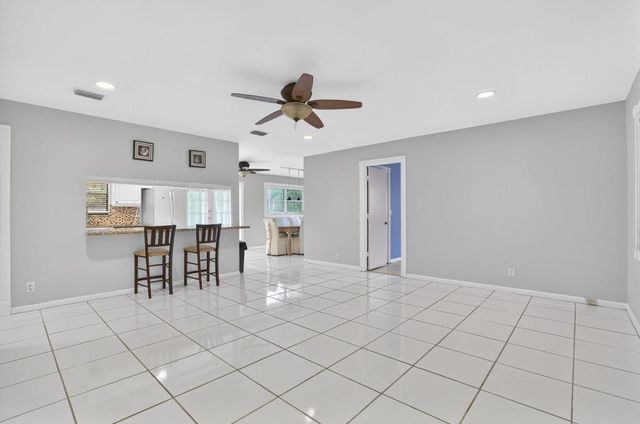 514 Riverside Drive, Palm Beach Gardens, FL 33410