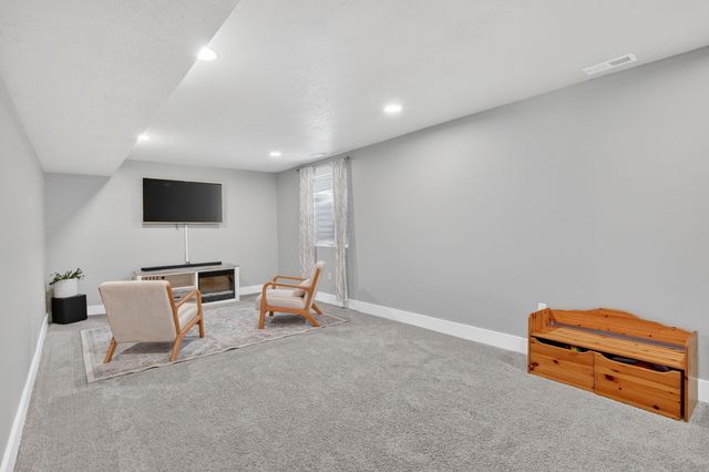 4023 NE 3rd Street, Ankeny, IA 50021