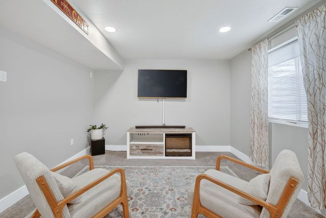 4023 NE 3rd Street, Ankeny, IA 50021