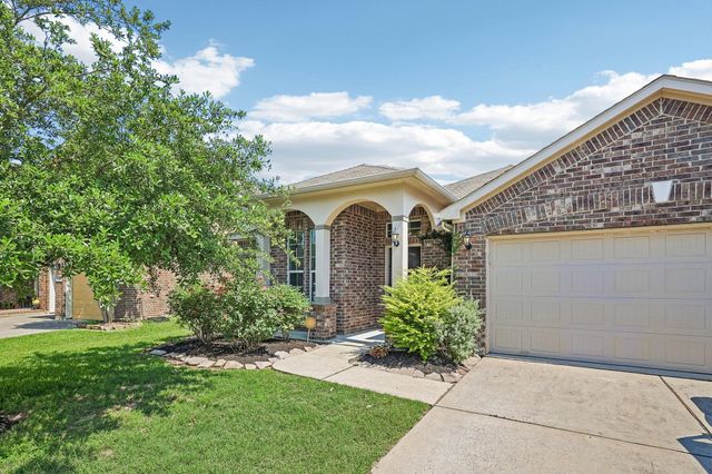 2211 Oak Rise Drive, Conroe, TX 77304