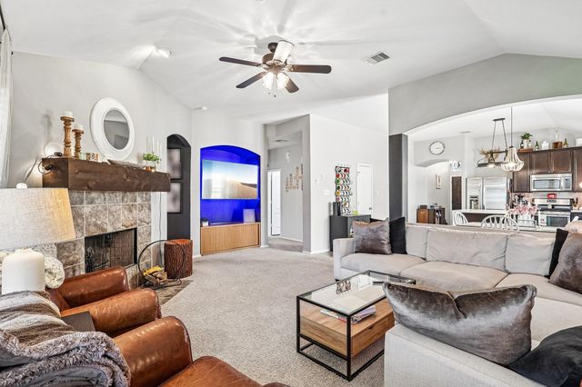 2211 Oak Rise Drive, Conroe, TX 77304