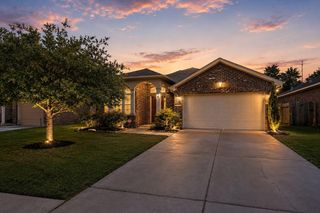 2211 Oak Rise Drive, Conroe, TX 77304
