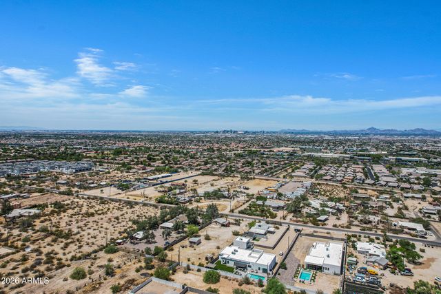2241 E DESERT Lane, Phoenix, AZ 85042