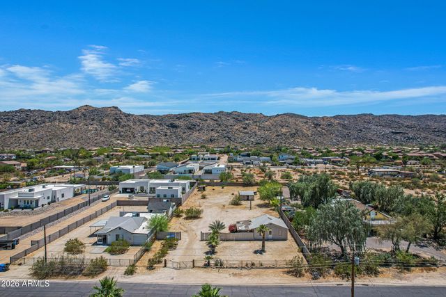 2241 E DESERT Lane, Phoenix, AZ 85042