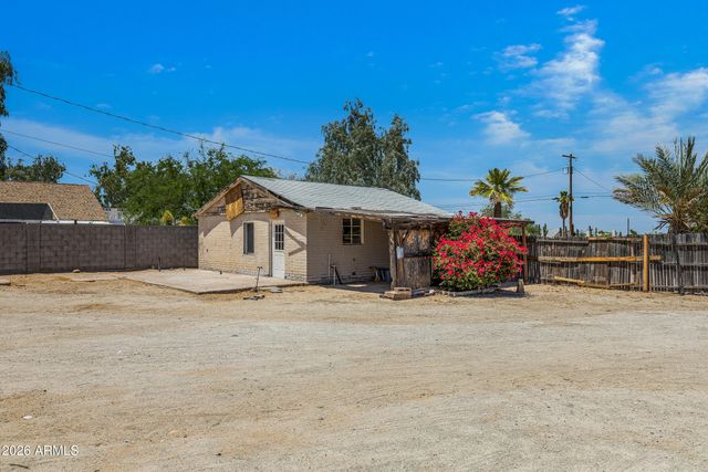 2241 E DESERT Lane, Phoenix, AZ 85042