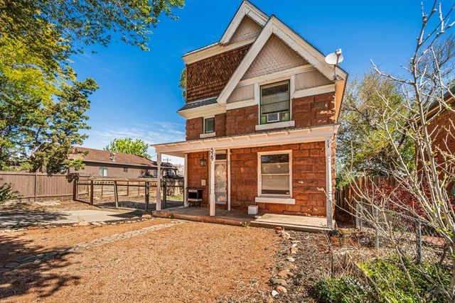 529 W Corona Ave, Pueblo, CO 81004