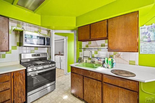 529 W Corona Ave, Pueblo, CO 81004
