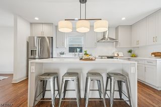 19 Bodwell Ter, Millburn Twp., NJ 07041