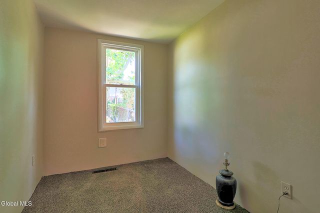 9 1/2 Museum Lane, Waterford, NY 12188