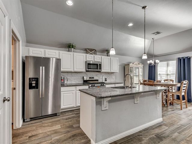 625 Canyon Creek Lane, Guthrie, OK 73044