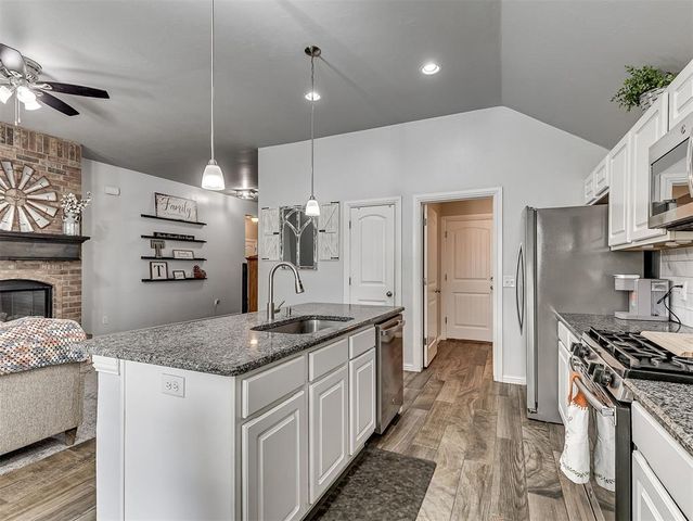 625 Canyon Creek Lane, Guthrie, OK 73044