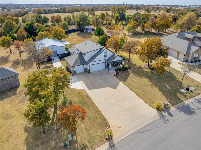 625 Canyon Creek Lane, Guthrie, OK 73044