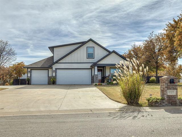 625 Canyon Creek Lane, Guthrie, OK 73044