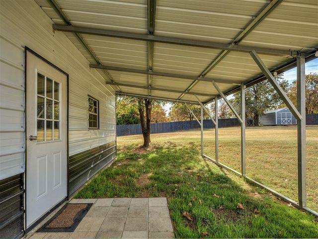 625 Canyon Creek Lane, Guthrie, OK 73044