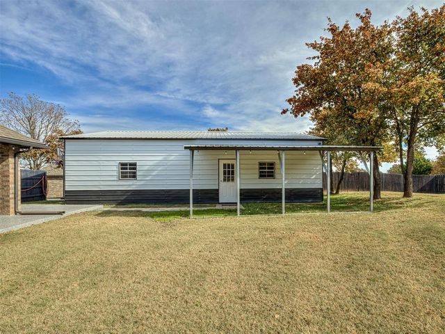 625 Canyon Creek Lane, Guthrie, OK 73044