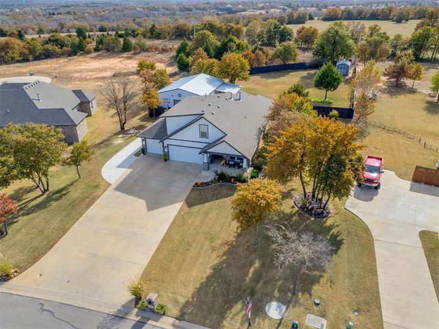 625 Canyon Creek Lane, Guthrie, OK 73044