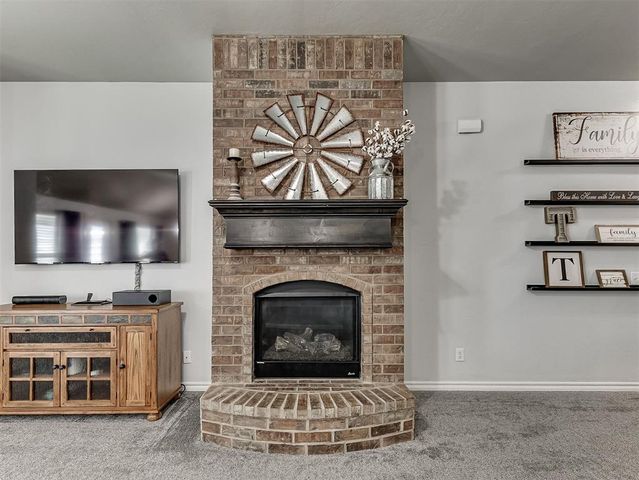 625 Canyon Creek Lane, Guthrie, OK 73044