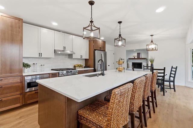3519 Swansee Ridge, Sun Prairie, WI 53590