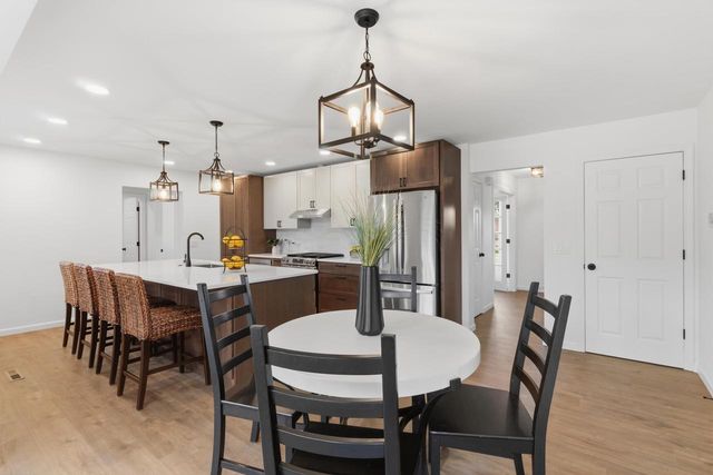 3519 Swansee Ridge, Sun Prairie, WI 53590