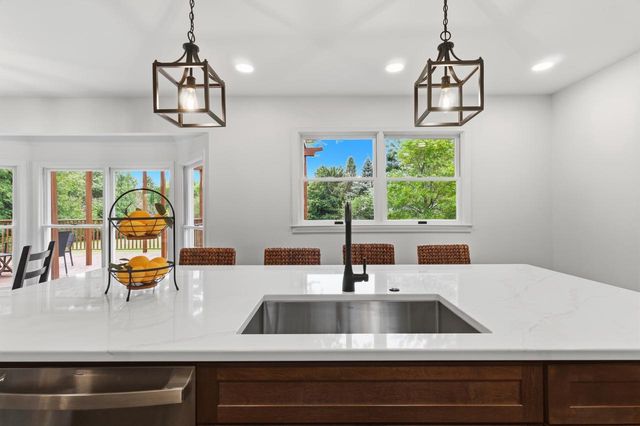 3519 Swansee Ridge, Sun Prairie, WI 53590