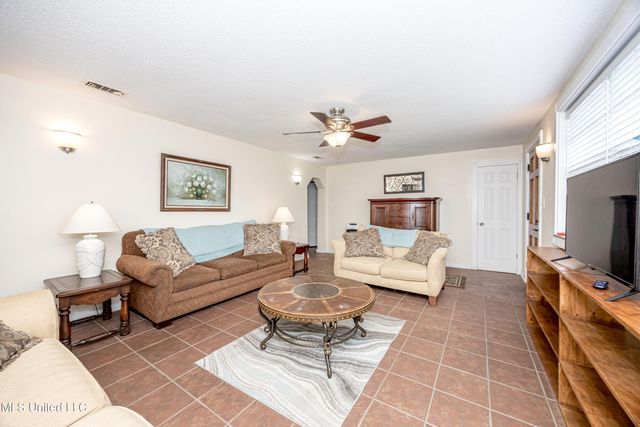 1815 Cherubusco Street, Pascagoula, MS 39567