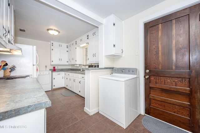 1815 Cherubusco Street, Pascagoula, MS 39567