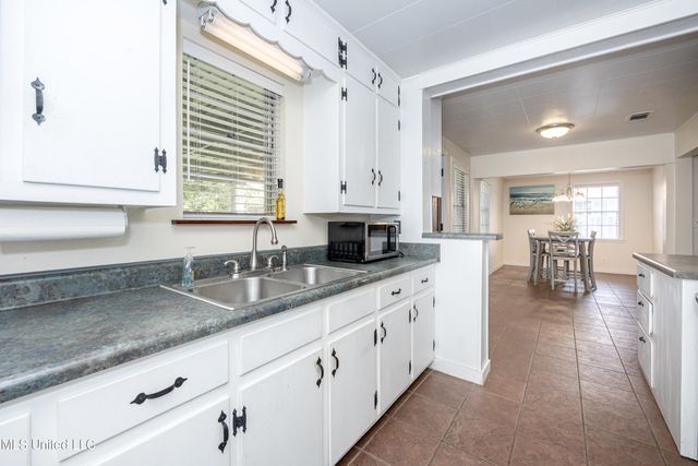 1815 Cherubusco Street, Pascagoula, MS 39567