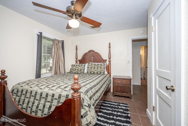 1815 Cherubusco Street, Pascagoula, MS 39567