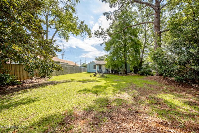 1815 Cherubusco Street, Pascagoula, MS 39567