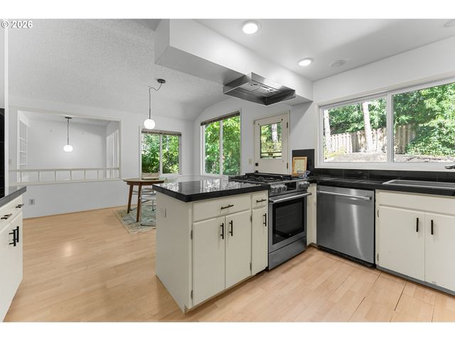 3220 Sw 66TH Ave, Portland, OR 97225