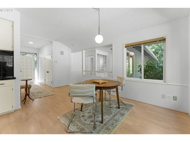 3220 Sw 66TH Ave, Portland, OR 97225