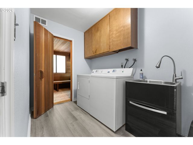 3220 Sw 66TH Ave, Portland, OR 97225