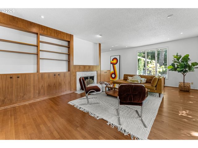 3220 Sw 66TH Ave, Portland, OR 97225