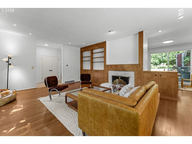3220 Sw 66TH Ave, Portland, OR 97225