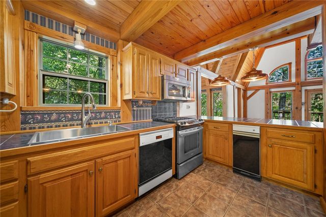 11932 White Oak Drive, Garfield, AR 72732